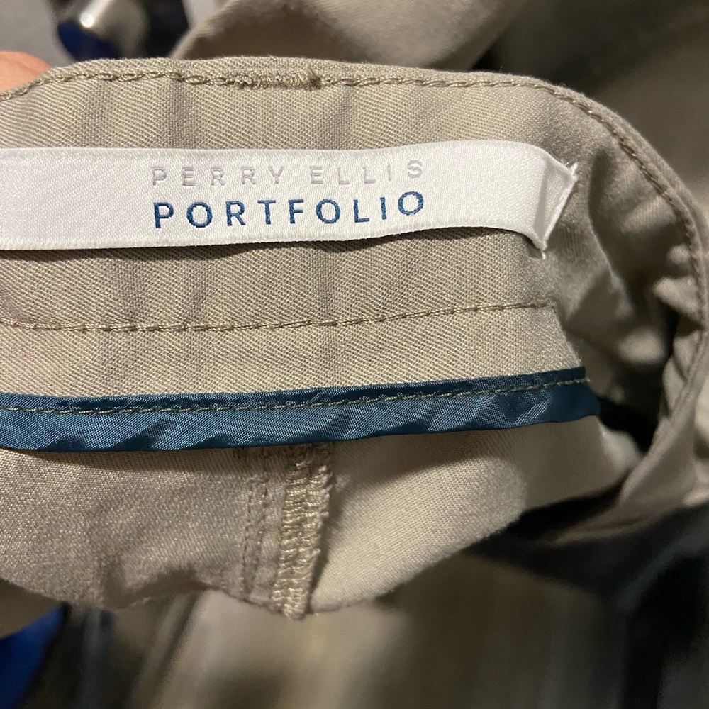 Perry Ellis men’s synthetic lightweight dress pants